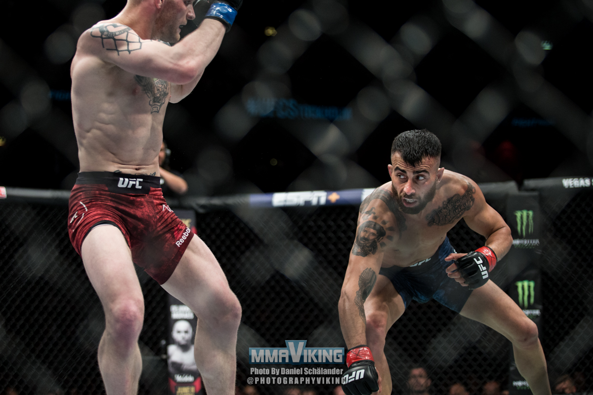 Fight Photos : Makwan Amirkhani's Anaconda Choke at UFC Sweden 6